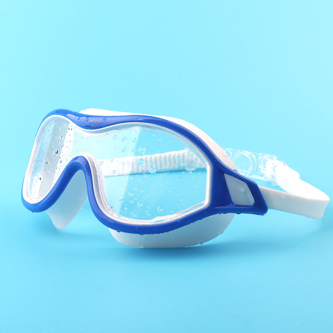 Powerful swim mask with wide lenses and anti-fog coating Bowlift