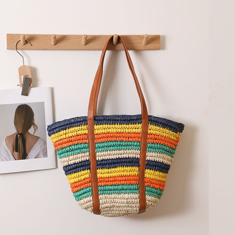 Braided straw tote bag with sturdy leather handles Bowlift