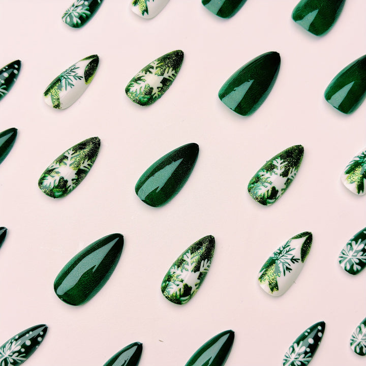 Artificial nails with festive snowflake and star motif Bowlift