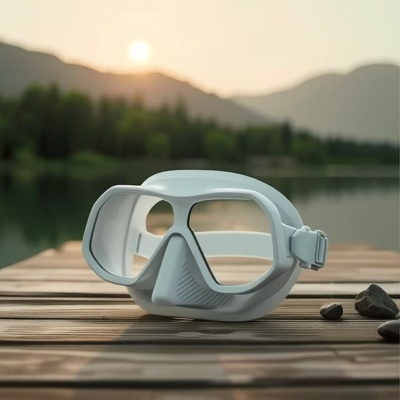 High-performance dive mask with visibility protection and anti-fog technology Bowlift