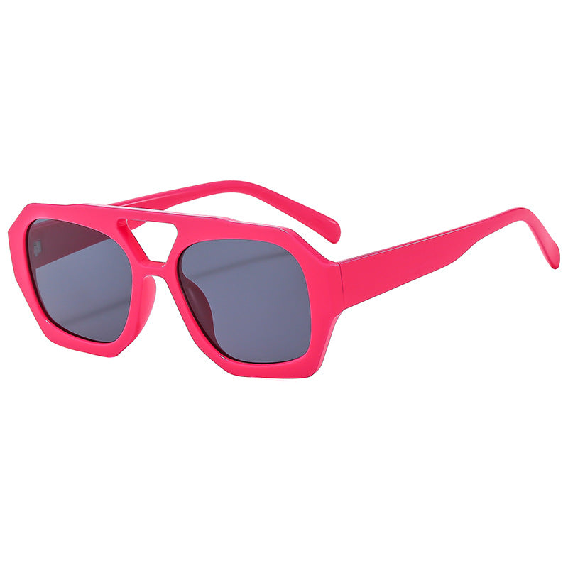 Women's fashionable sunglasses in contemporary design Bowlift