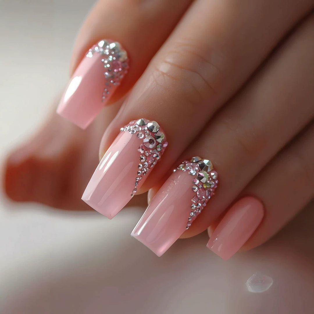 Artificial nail set with glamorous rhinestone embellishments Bowlift