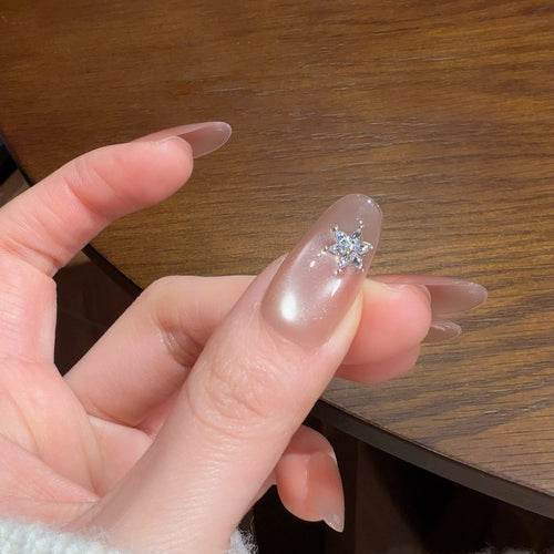 Elegant Nail Art Bowlift
