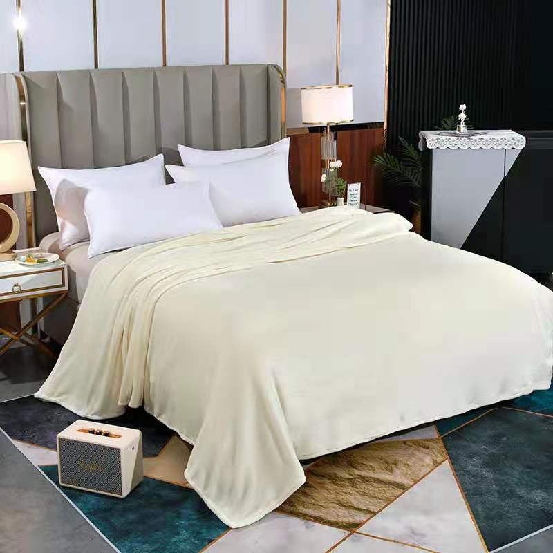 Women's elegant blanket Bowlift