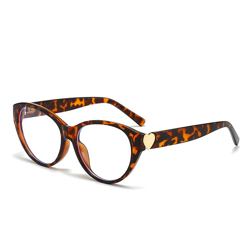 Women Cat-Eye Sunglasses with Heart Design Bowlift