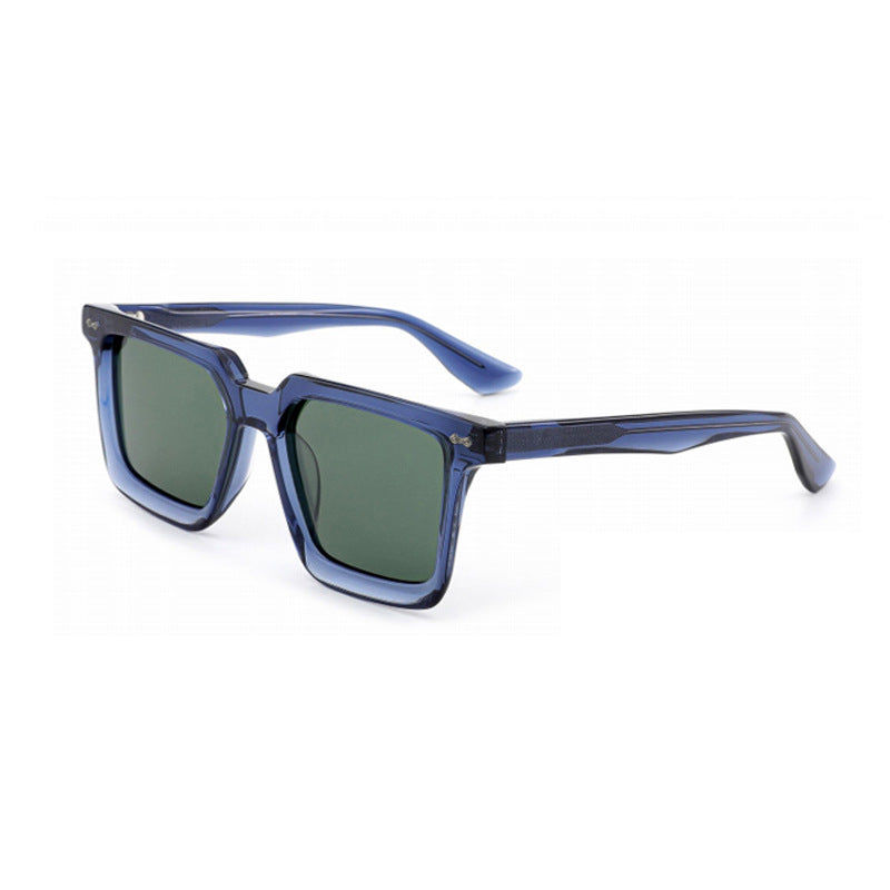 Women's sunglasses in a modern, square design with polarized lenses Bowlift
