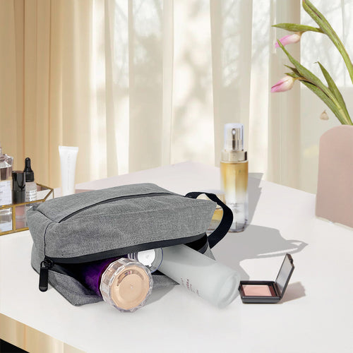 Practical cosmetic bag with two zippers Bowlift