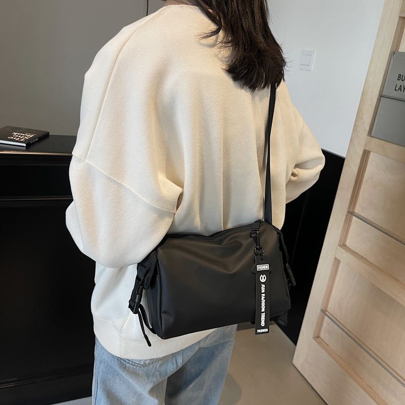 Versatile Utility Crossbody Bag Bowlift