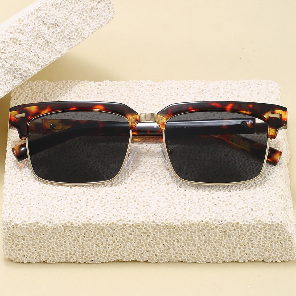 Fashion sunglasses with square frame and stylish design Bowlift