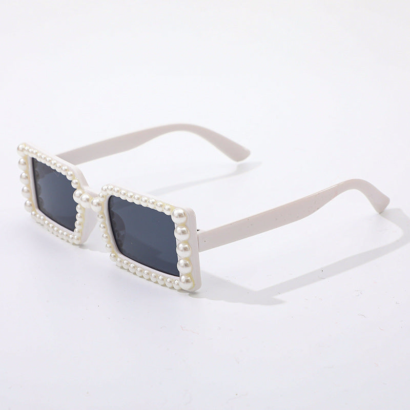 Ladies Stylish Sunglasses with Pearl Decoration Bowlift
