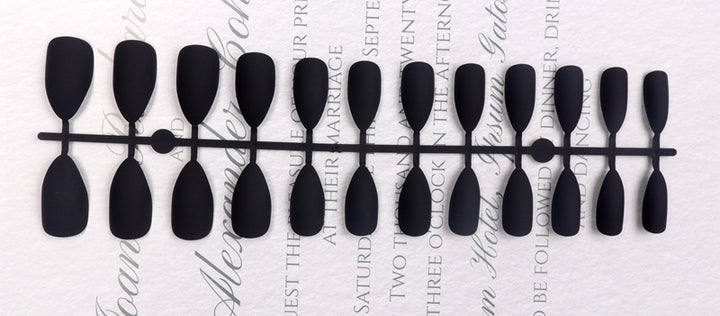 Stiletto Press-On Nail Set Bowlift