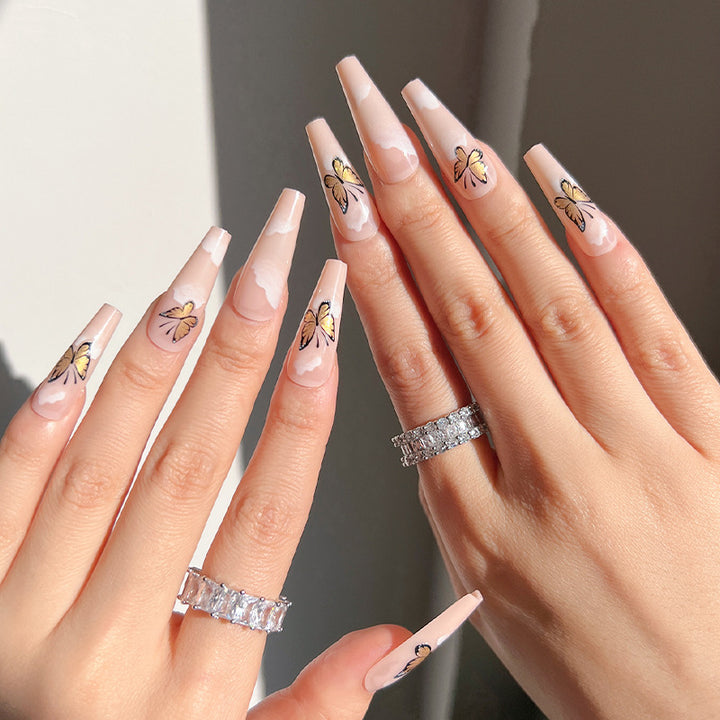 Nail art with heart and lip designs Bowlift