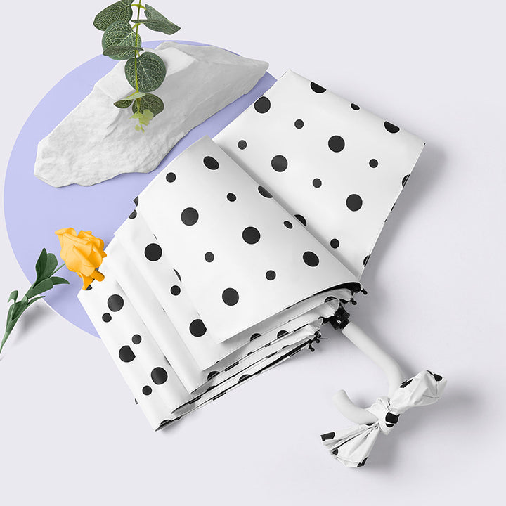 Women's Foldable Umbrella with Elegant Heart Design Bowlift