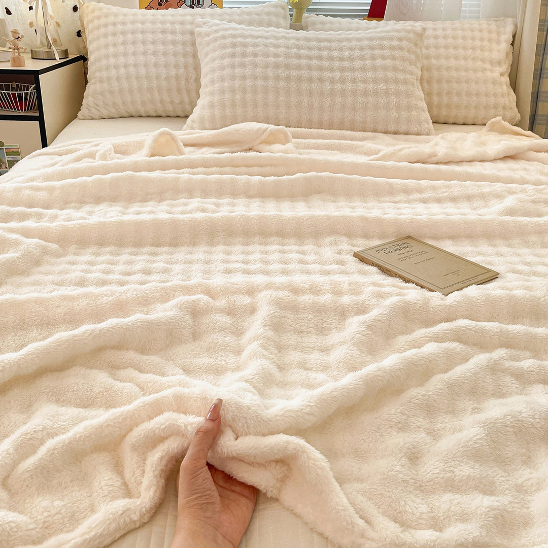 Cozy Floral Patterned Blanket