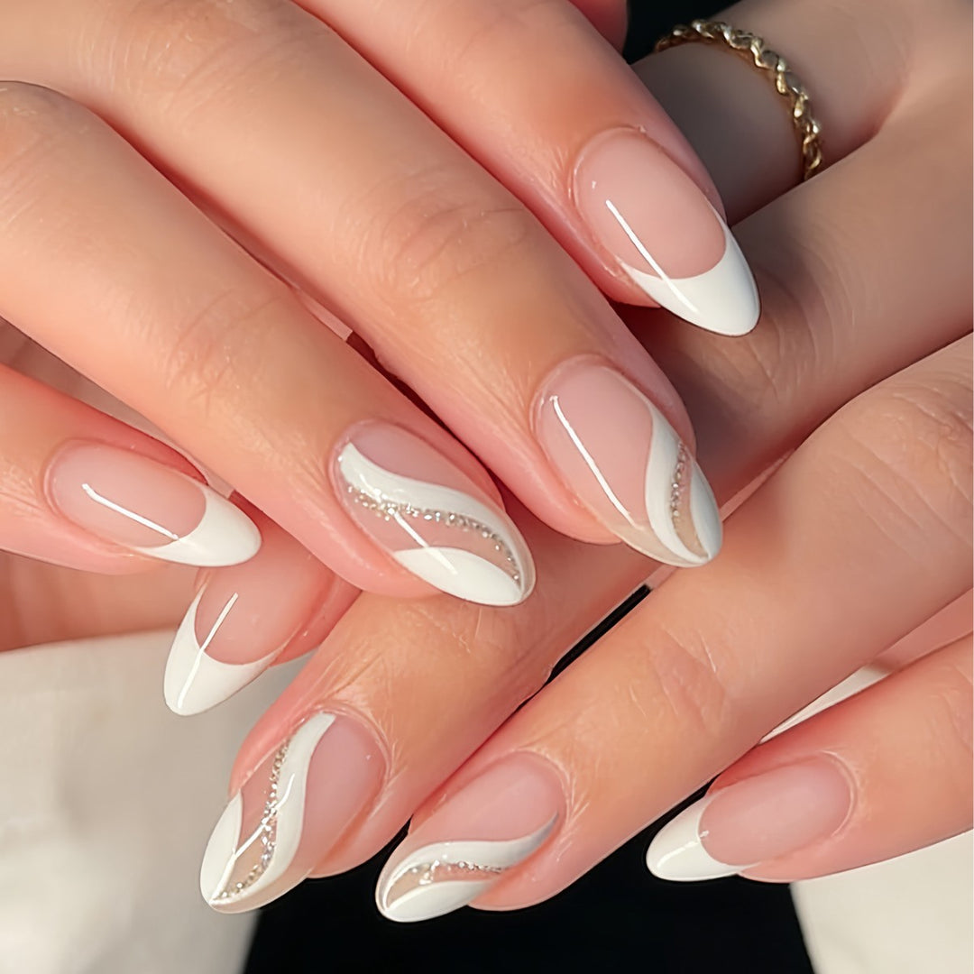 Elegant Stiletto Nail Art Set with Glitter Accents Bowlift