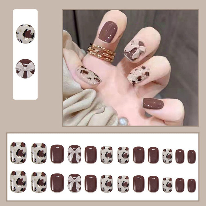 Artful nail tips with elegant foil decorations Bowlift