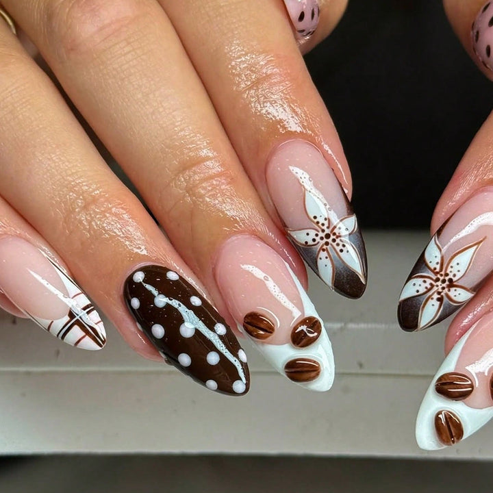 Elegant artificial nails with floral and geometric accents Bowlift
