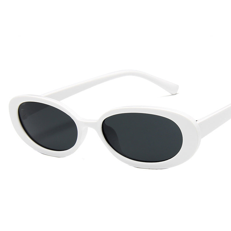 Ladies fashionable Cat-Eye sunglasses with UV protection and sturdy frame Bowlift