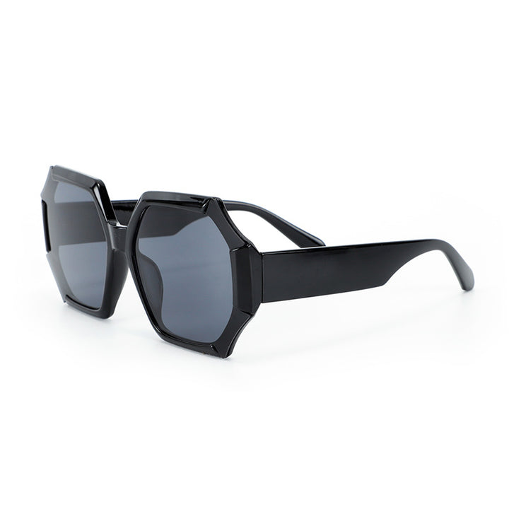Ladies fashionable sunglasses with faceted frame Bowlift