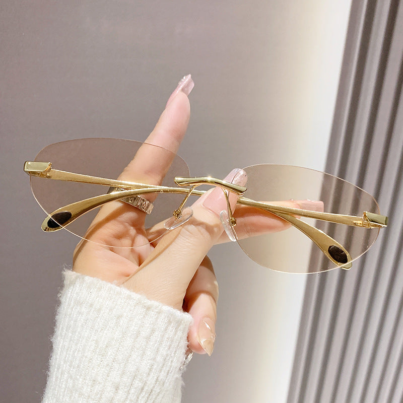 Ladies Cat-Eye Sunglasses with Unique Design Bowlift