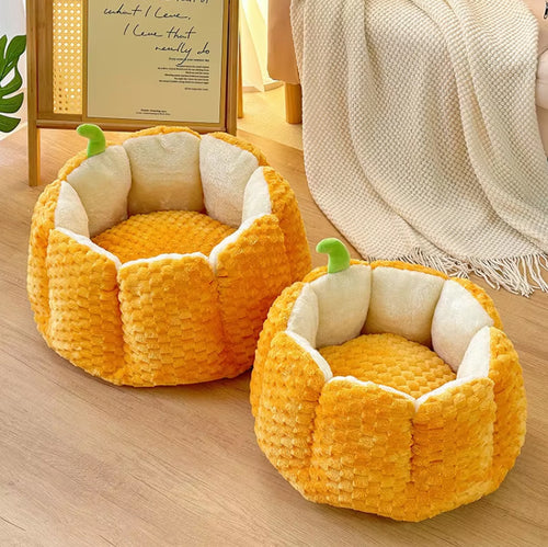 Pumpkin-Shaped Plush Dog Bed