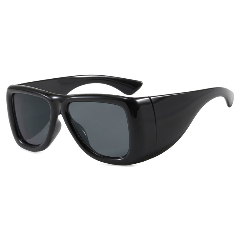 Ladies trendy oversized sunglasses with striking tortoiseshell design Bowlift
