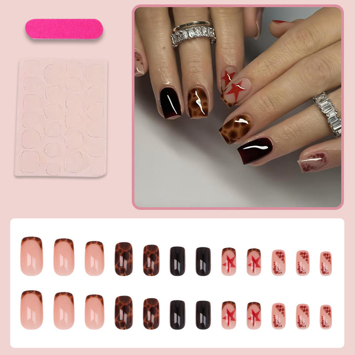 Artificial Nails with Elegant Accents Bowlift