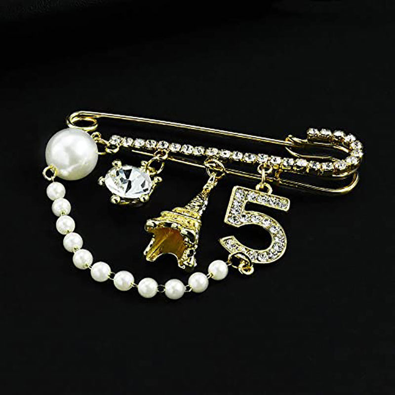 Elegant Brooch with Pearls and Rhinestones Bowlift