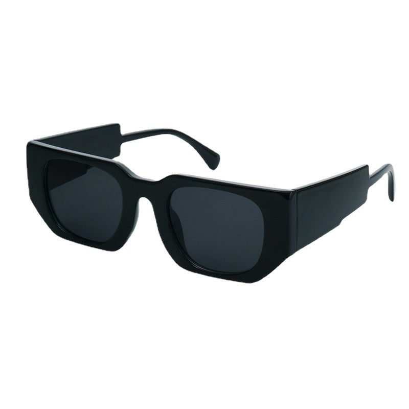 Women's fashion sunglasses with angular frame and UV protection Bowlift
