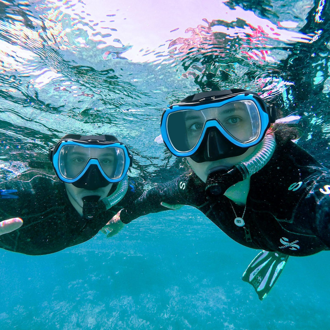 Diving mask with wide field of vision by Bowlift
