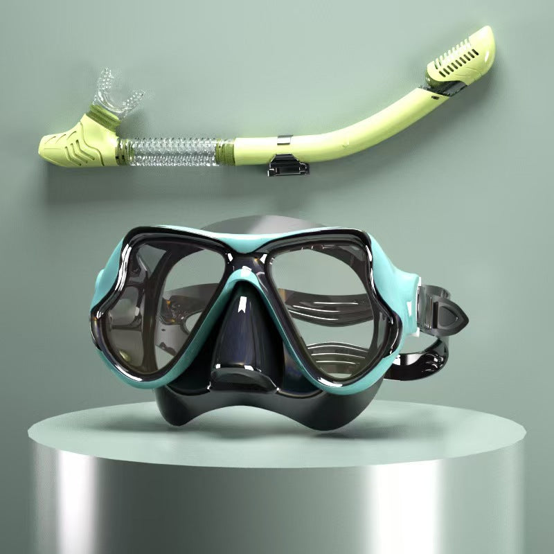 Diving mask with ergonomic design and a flexible snorkel Bowlift