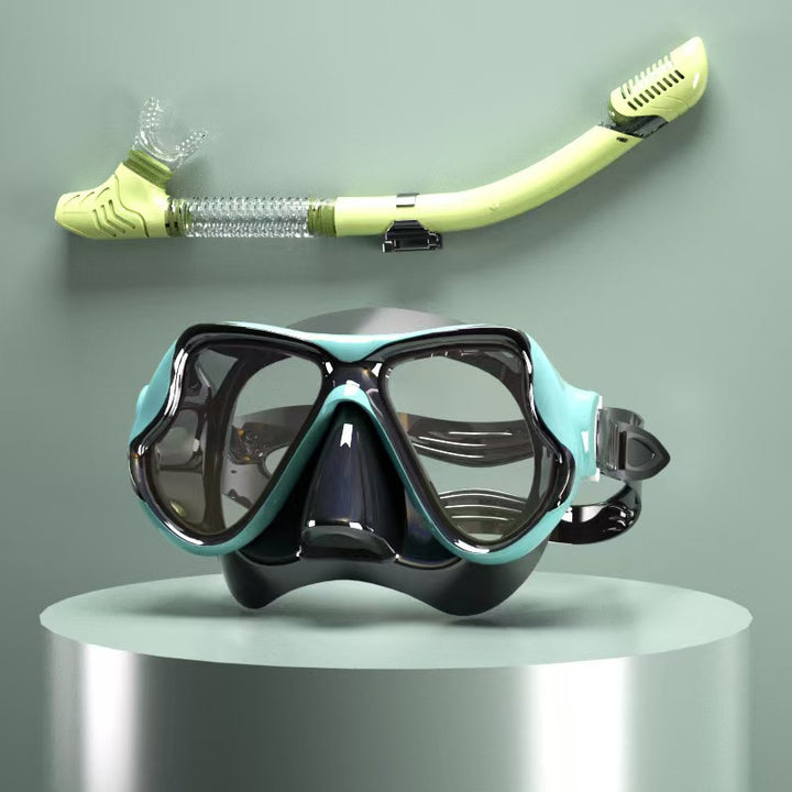 Diving mask with ergonomic design and a flexible snorkel Bowlift