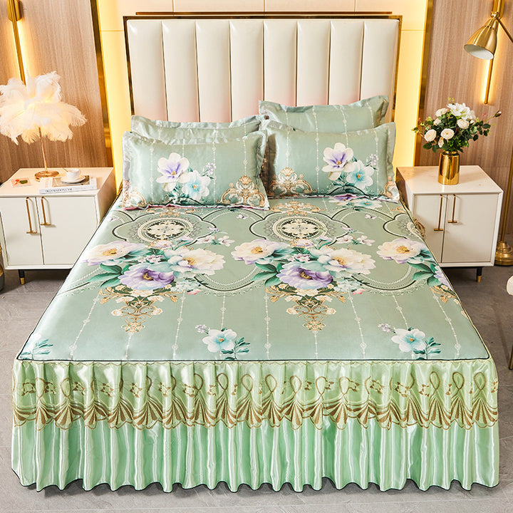 Ladies daybed cover with playful bear motif Bowlift
