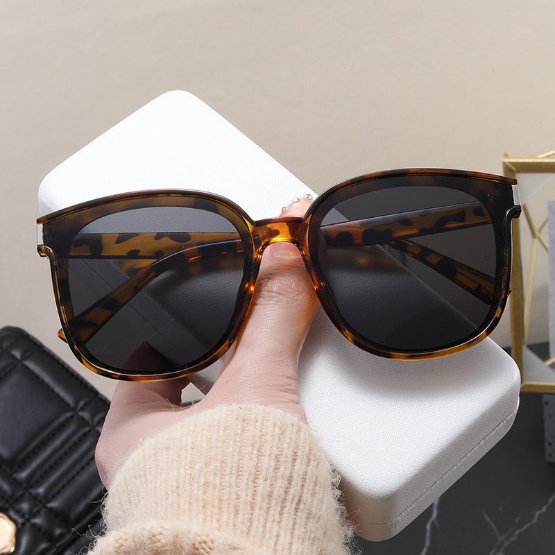 Women's stylish sunglasses with fashionable design Bowlift