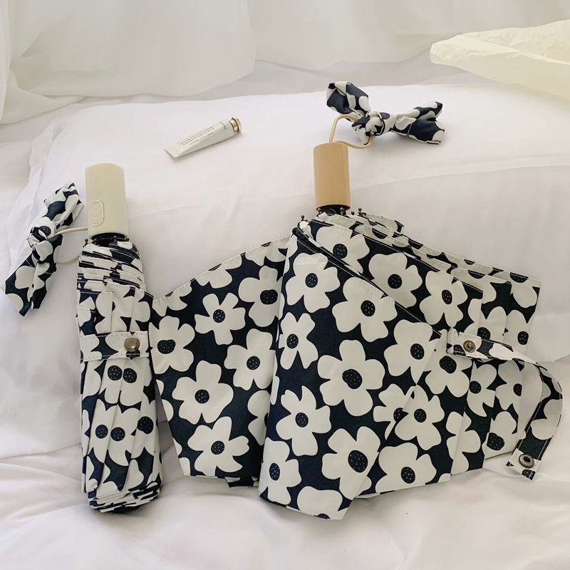 Women's Foldable Umbrella with Durable Fabric Surface Bowlift