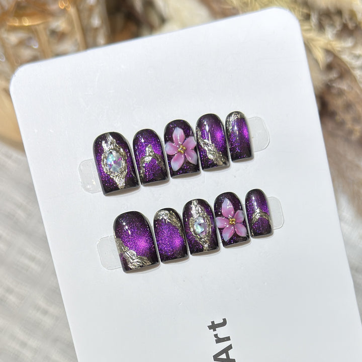 Elegant Floral Press-On Nail Set with Glitter Accents Bowlift