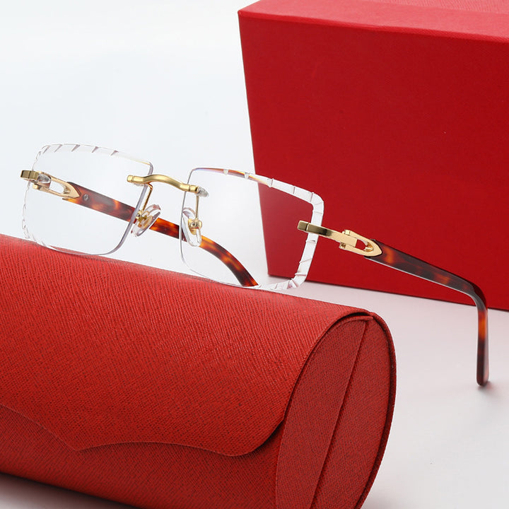 Women's fashionable square sunglasses with golden metal accent and elegant frame Bowlift