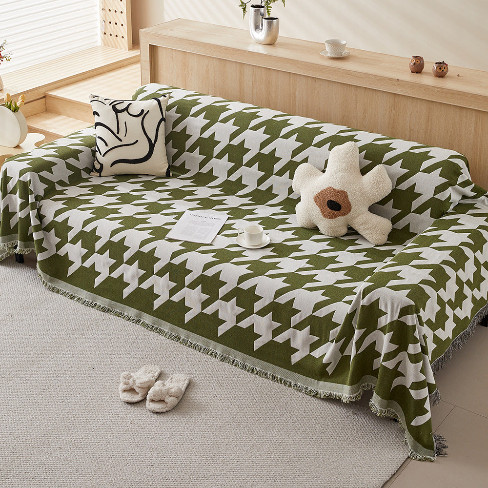 Cozy Houndstooth Throw Blanket