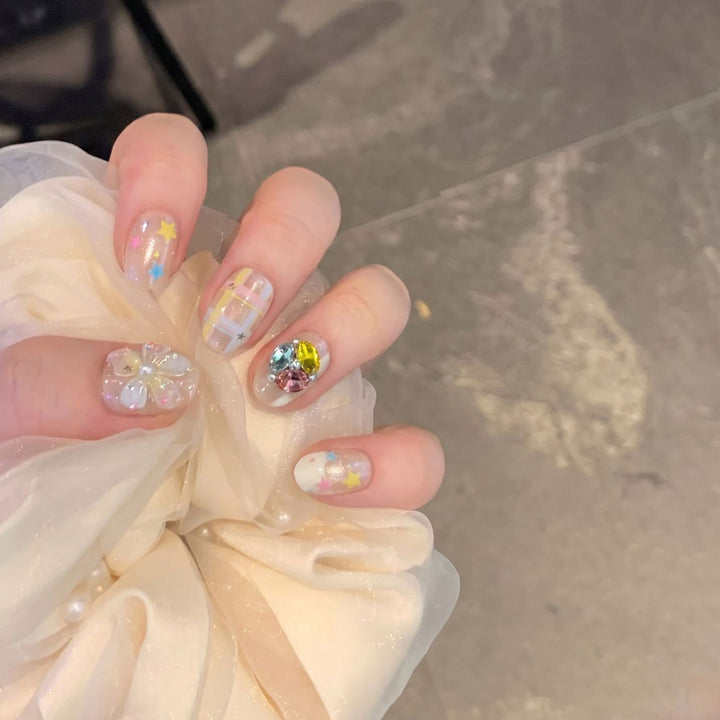 Decorative Press-On Nail Art Set with Gem Accents Bowlift