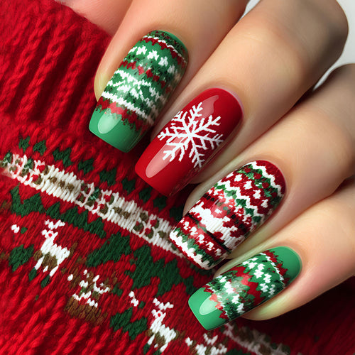 Artificial Nails in Festive Winter Design Bowlift
