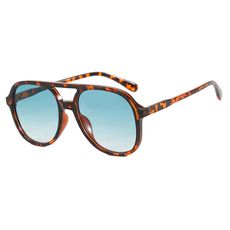 Women oversized sunglasses with innovative design Bowlift