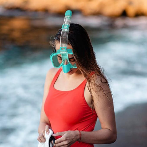 Snorkel mask with integrated swimming goggles Bowlift