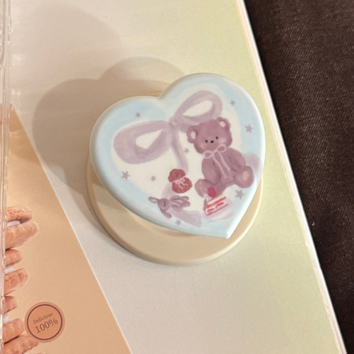 Charming Heart-Shaped Smartphone Holder Bowlift