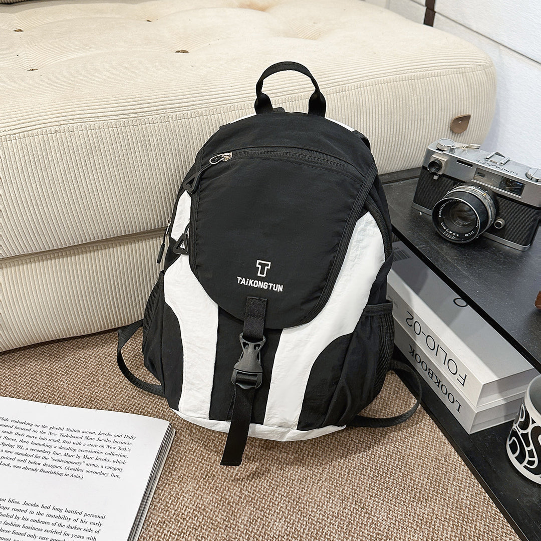 Lightweight Hiking Daypack