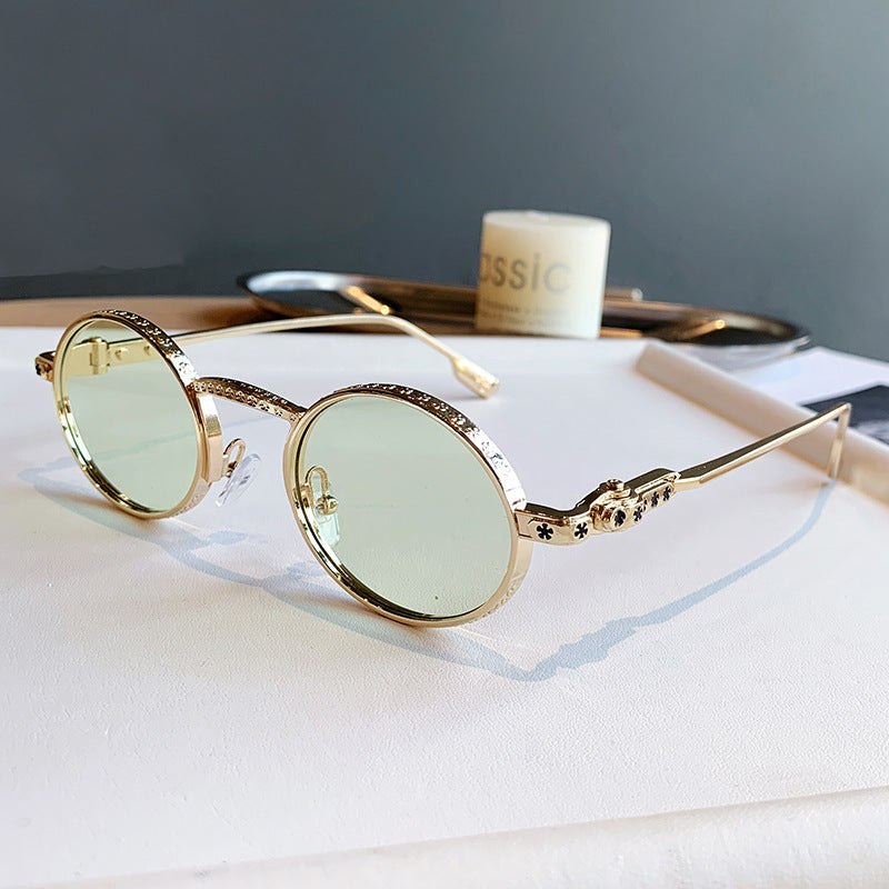 Ladies Elegant Sunglasses with Delicate Details Bowlift