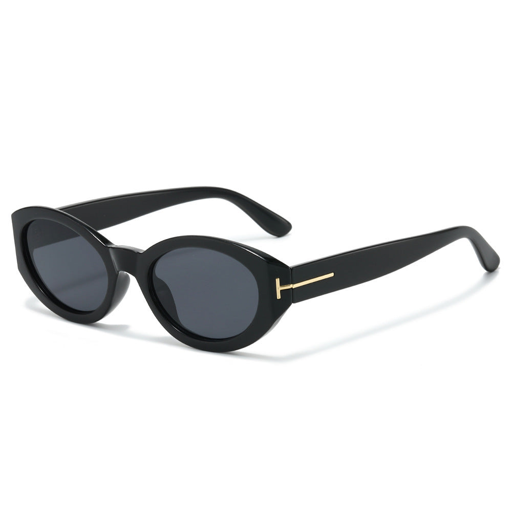 Chic Cat-Eye Sunglasses with Retro Tortoiseshell Frame Bowlift