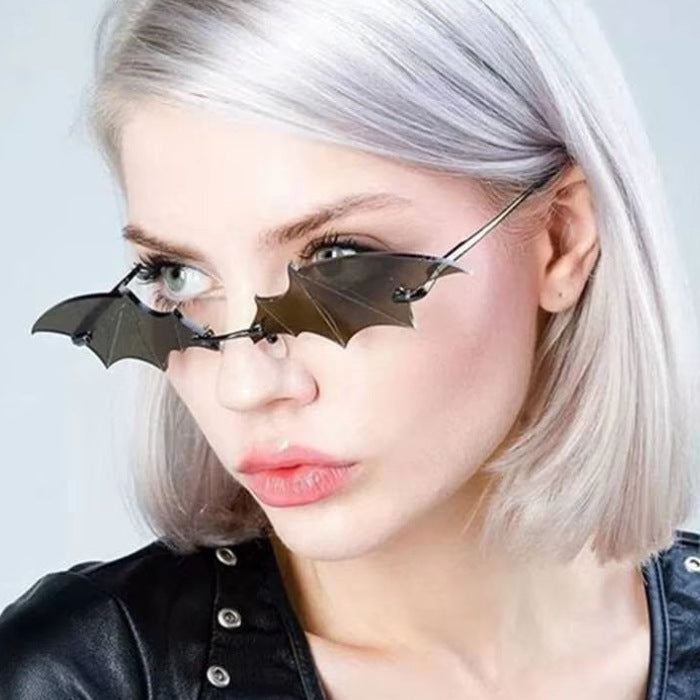 Women's designer sunglasses in exceptional bat style Bowlift