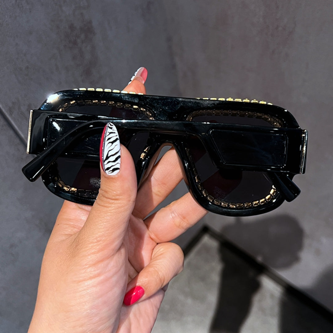 Ladies Glamorous Sunglasses with Extravagant Crystal Frame Bowlift