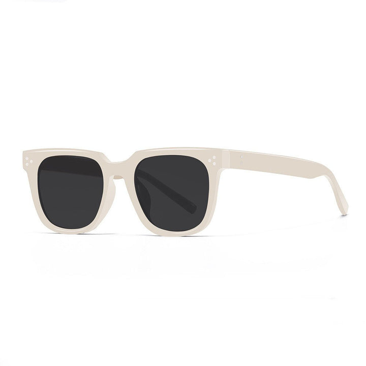 Ladies fashionable sunglasses with sturdy frame and UV protection Bowlift