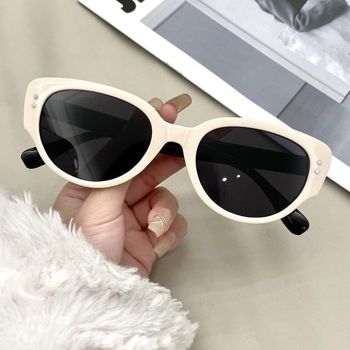 Elegant Cat-Eye Sunglasses Bowlift